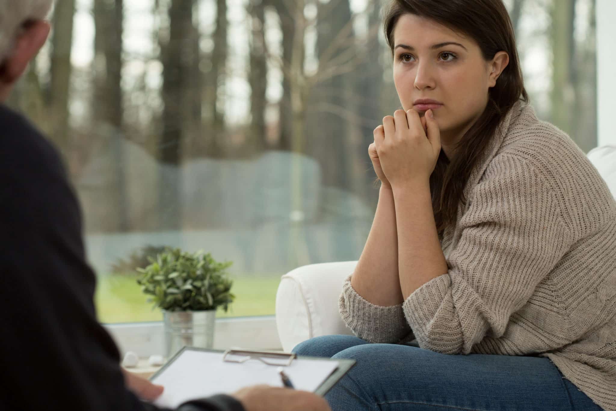 young women learning about alcoholic nose